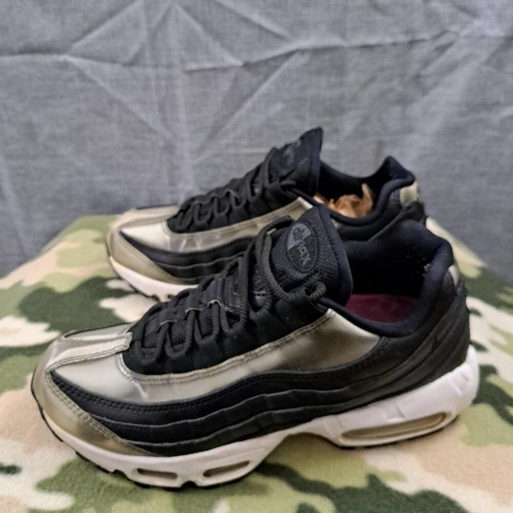 %Nike Women's Air Max 95 SE Size 8 US Black Anthracite 918413-001 / A 35